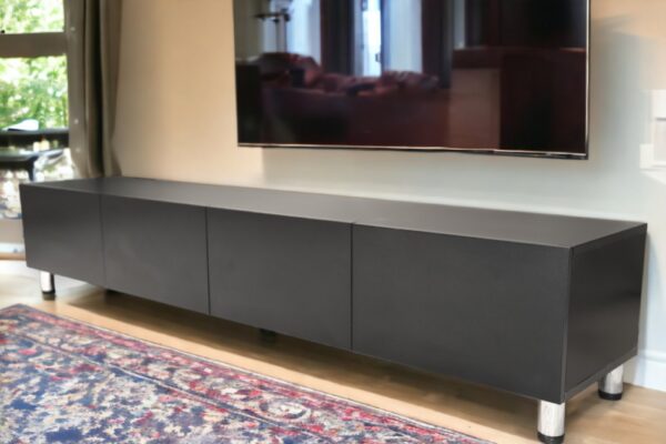 طاولة تلفاز أرضية سوداء من نيت هوم مع 4 أدراج للتخزين 200x40x40 سم صناعة سعودية